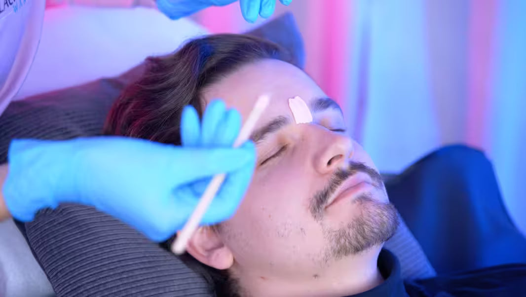 How to Find a Good Facial Wax for Flawless Results